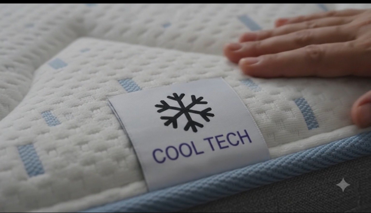 Detalle del tejido con etiqueta Cool-Tech